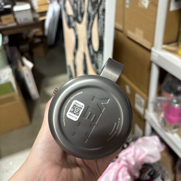 NWT Yeti 24oz Mug Graphite - Picture 3 of 4